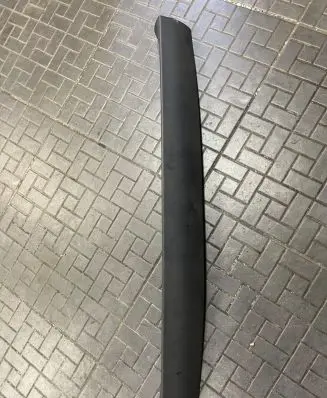 Volkswagen Touareg I Tailgate/trunk upper cover trim 7L6867685
