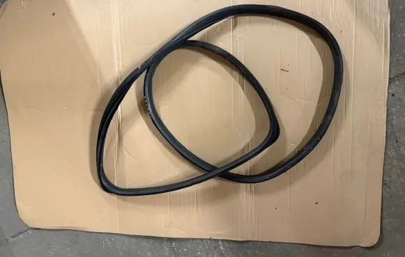 Suzuki Vitara (LY) Rubber seal rear door 