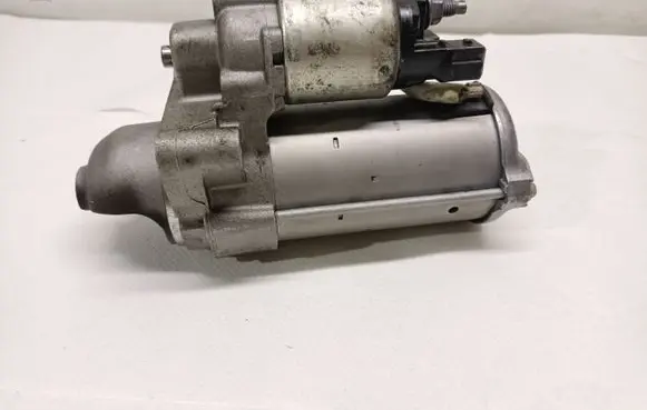 Peugeot 3008 II Starter motor 9830507480 1638463780
