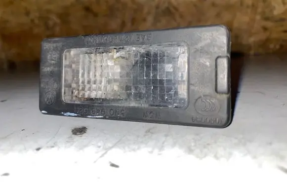 Volkswagen Golf VI Number plate light 1K9943021A