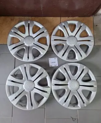 Skoda Fabia Mk3 (NJ) R15 wheel hub/cap/trim 5j0601147h