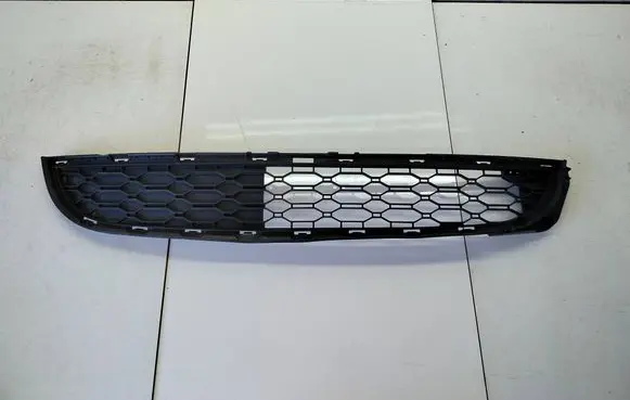 Renault Twingo II Front grill 622547230R