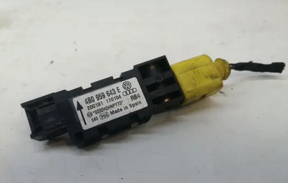 Volkswagen Phaeton Airbag deployment crash/impact sensor 4B0959643E