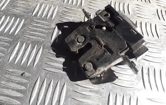 Renault Laguna II Tailgate/trunk/boot lock/catch/latch 8200257615