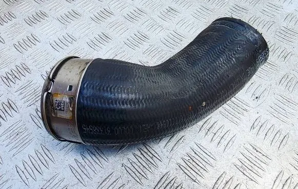 Volvo V40 Intercooler hose/pipe 31338545 P3422261