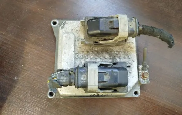 Opel Astra J Engine control unit/module 55564081