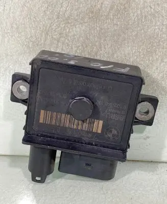 BMW 5 F10 F11 Glow plug pre-heat relay 780015605 0522140102