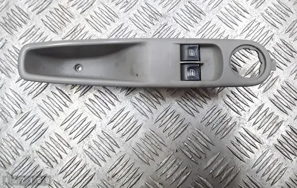 Renault Zoe Electric window control switch 829502349r