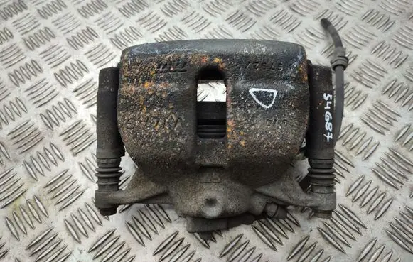 Volkswagen Golf VII Front brake caliper