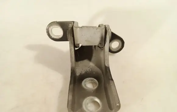 Toyota Aygo AB10 Rear door lower hinge ES92