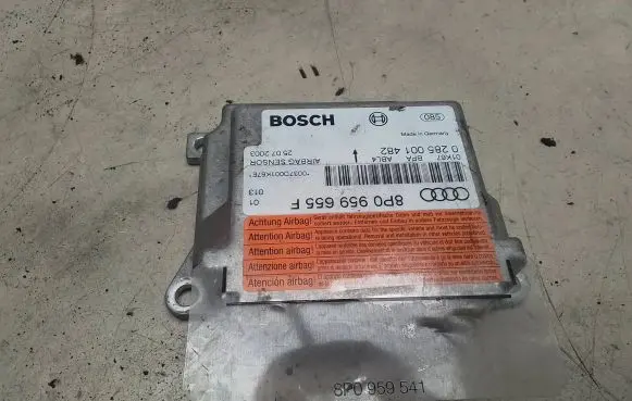 Audi A3 S3 8P Airbag control unit/module 0285001482