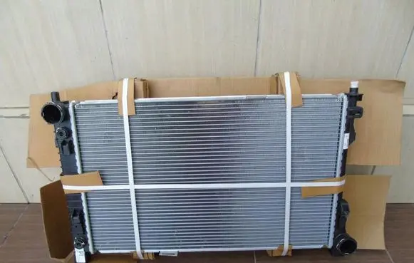 Mercedes-Benz CLK A209 C209 Coolant radiator 2035000503