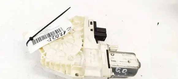Skoda Yeti (5L) Rear door window regulator motor 5L0959812 5L0959812A