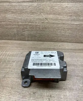 Opel Vectra B Airbag control unit/module 24416701DJ 5WK42975