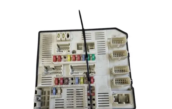Renault Laguna III Fuse module 264B60012R 519134415