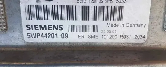 Skoda Fabia Mk1 (6Y) Engine control unit/module ECU 047906033D 5WP4420109 3PRSJ33
