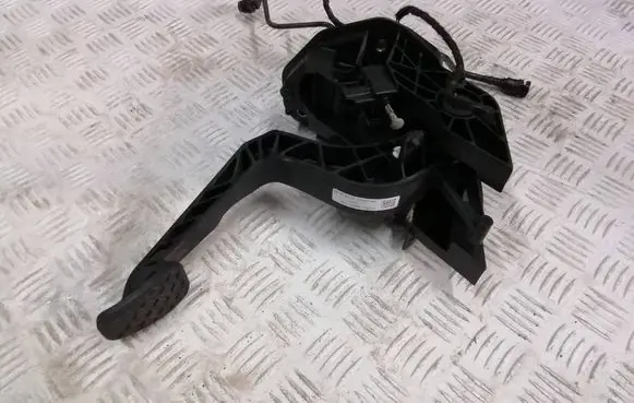 Ford Fiesta Clutch pedal H1BC7B633C1E 00139537 20180623