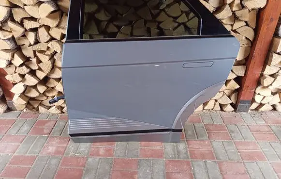 Hyundai Ioniq 5 Rear door 