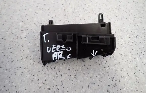 Toyota Verso Front bumper mounting bracket