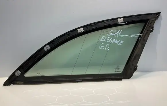 Mercedes-Benz E W211 Rear side window A2116701612 2116701612