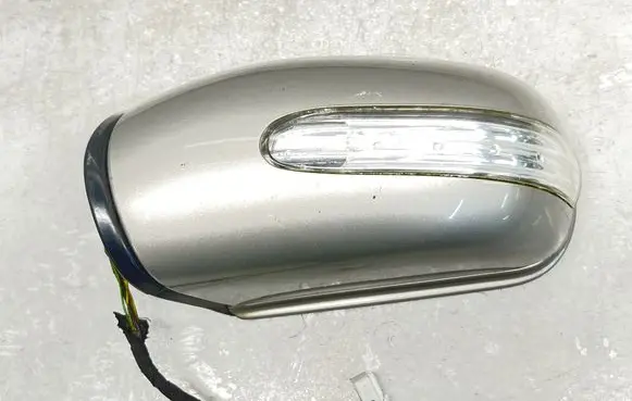 Mercedes-Benz C W203 Front door electric wing mirror 413133419