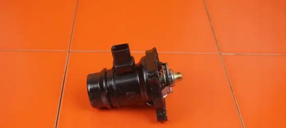 Opel Corsa E Thermostat/thermostat housing B14XEL