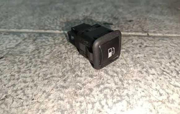 Volkswagen Golf IV Fuel tank opening switch 3B0959833A