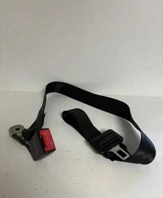Middle seatbelt (rear)