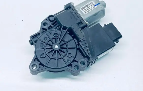 KIA Ceed Front door window regulator motor 82450A2010