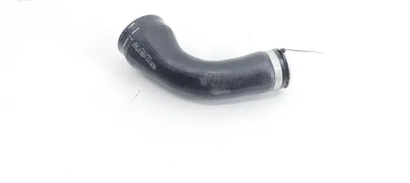 BMW 5 F10 F11 Intercooler hose/pipe 7575408