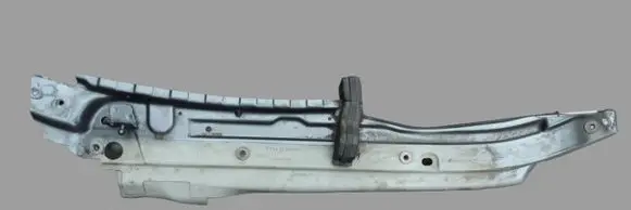Audi Q7 4L Fender mounting bracket 4L0805157