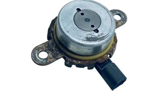 Subaru XV I Camshaft vanos timing valve 10921AA230 10921AA231