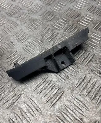 BMW 5 G30 G31 G38 Front bumper mounting bracket 7385349