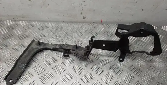 Lexus RX 330 - 350 - 400H Radiator support slam panel bracket 