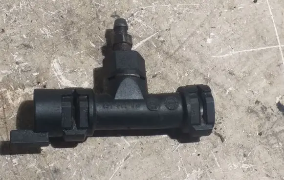 Volkswagen PASSAT B6 Clutch pipe/line 1K0721453