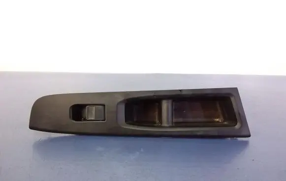 Toyota Yaris Electric window control switch 74231-0D690
