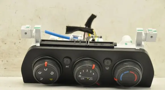Dacia Sandero III Interior fan control switch 275004395R