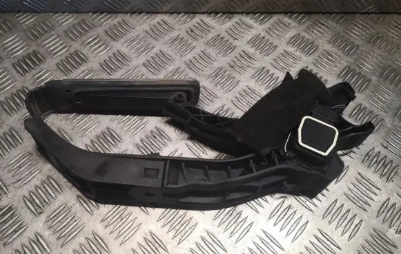 Mercedes-Benz CLC CL203 Accelerator throttle pedal 2033000904 A2033000904