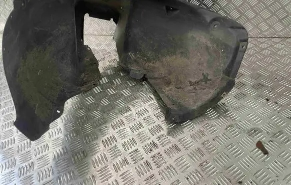 Audi A2 Front wheel arch liner splash guards 8Z0821172
