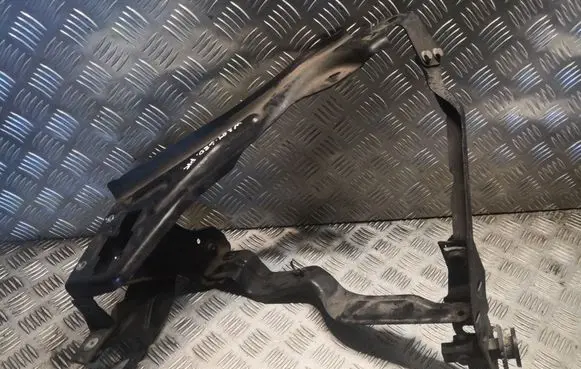 Mercedes-Benz C W204 Headlight/headlamp mounting bracket 2046201191 A2046201191
