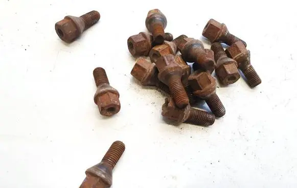 Nuts/bolts