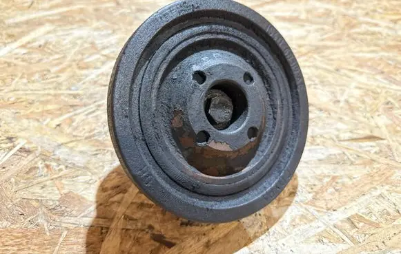 Ford Focus Crankshaft pulley IS4068319AE