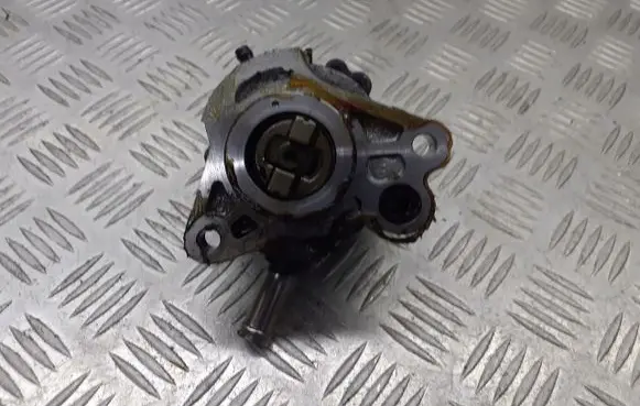 Toyota Corolla E120 E130 Vacuum pump