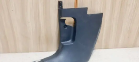 Foot area side trim