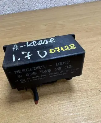 Mercedes-Benz A W168 Other relay 0255452832 D7128