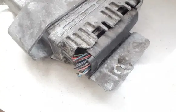 Volvo S40, V40 Engine control unit/module 0281001906 7700110648