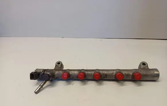 Volvo S60 Fuel main line pipe 31303612
