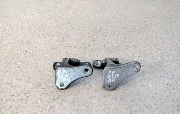 Mercedes-Benz SL R230 Front door lower hinge 