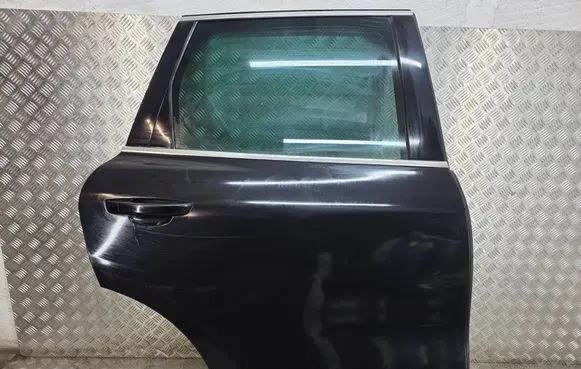 Volkswagen Touareg II Rear door 