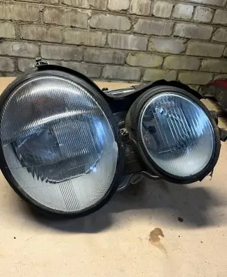Mercedes-Benz E W210 Headlight/headlamp 4401132r 4404132